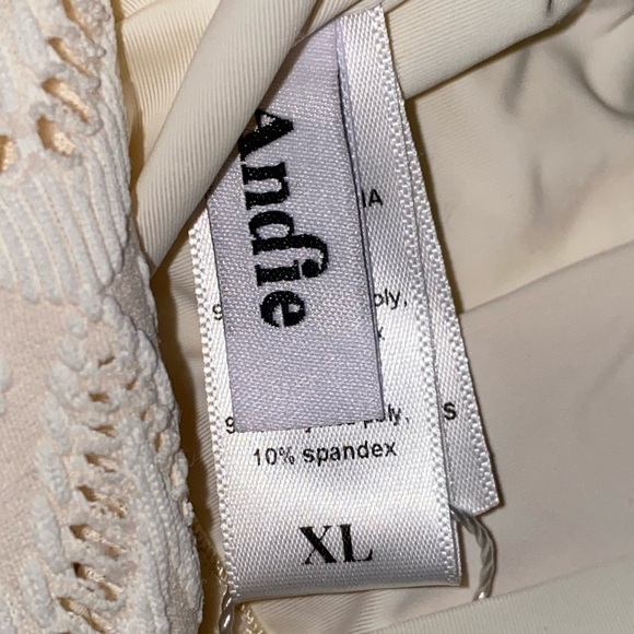 Andie NWT The Macao One Piece Scallop Crochet Size XL Color Gardenia Classic - Picture 8 of 9